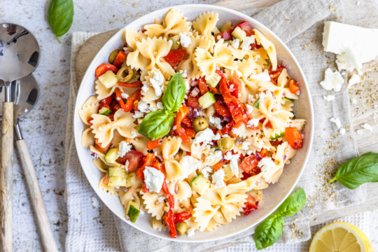 Griechischer Nudelsalat