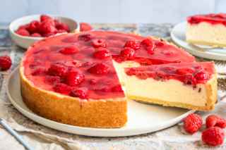 Käsekuchen mit Himbeeren