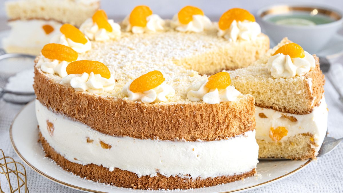 Omas Käsesahnetorte mit Mandarinen | Rezept - eat.de