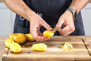 Kartoffeln pellen