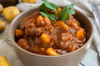 Kesselgulasch mit Kartoffeln