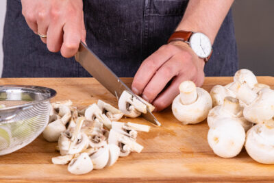Champignons schneiden