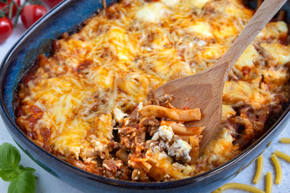 Makkaroni-Auflauf mit Hackfleisch | Rezept - eat.de