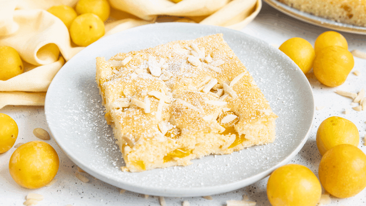 Mirabellenkuchen vom Blech | Rezept - eat.de