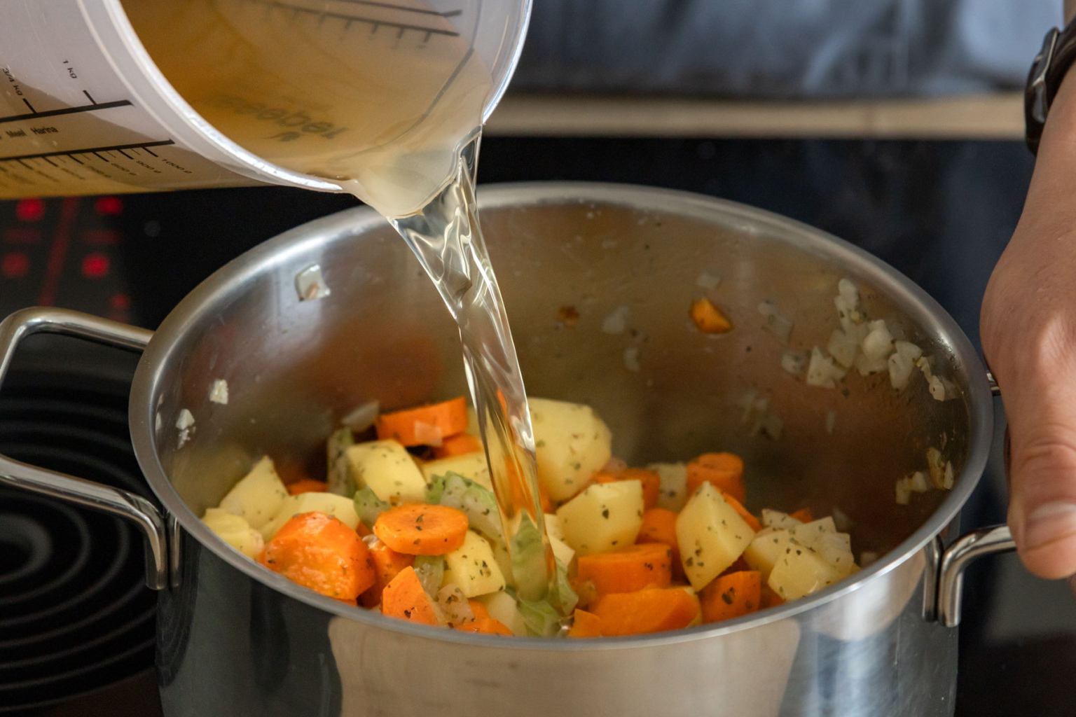 Möhreneintopf mit Mettenden | Rezept