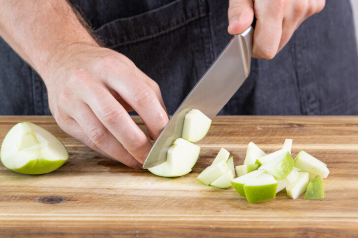 Apfel schneiden