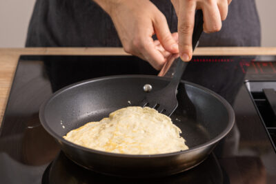 Omas Pfannkuchen ausbacken