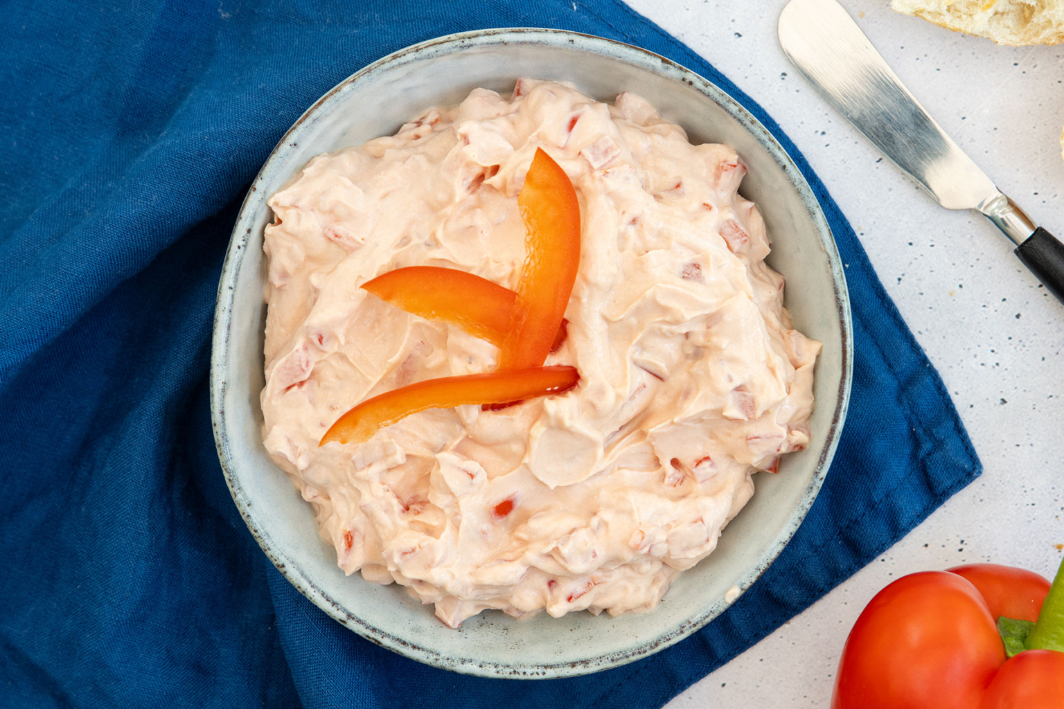 Paprika-Frischkäse-Dip | Rezept - eat.de Paprika-Frischkäse-Dip | Rezept - eat.de