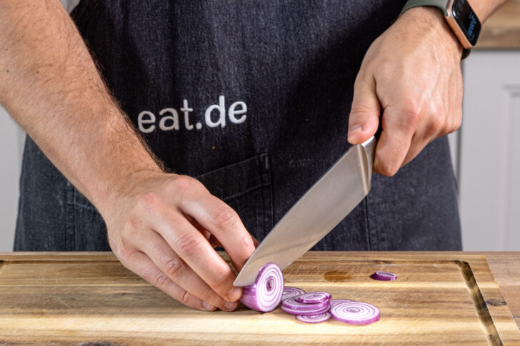 Zwiebel schneiden