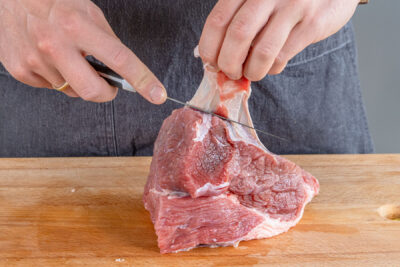 Fleisch von Sehnen befreien