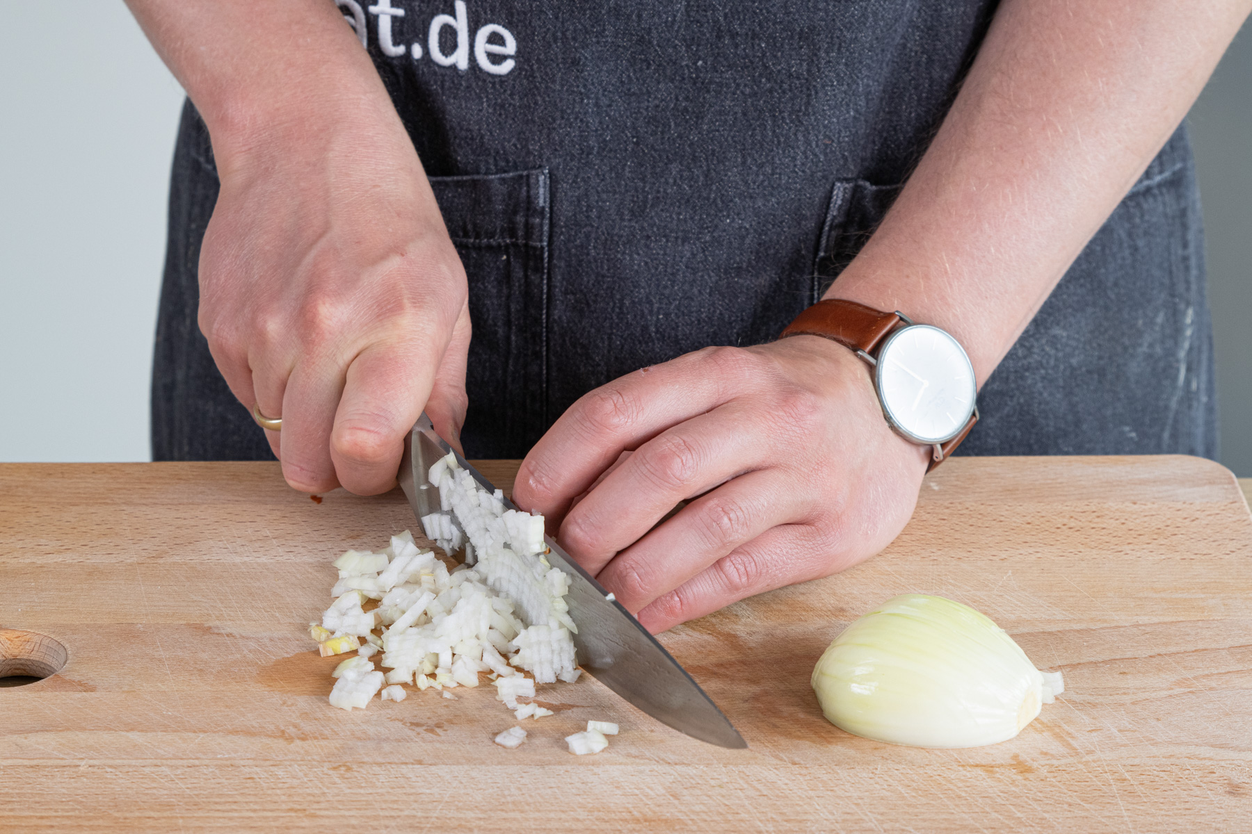 Zwiebeln schneiden
