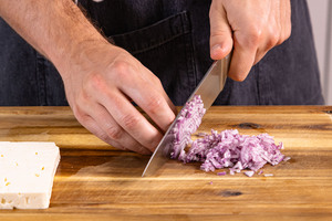 Zwiebel schneiden