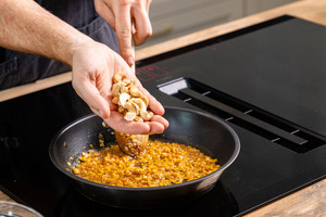Cashewkerne dazugeben