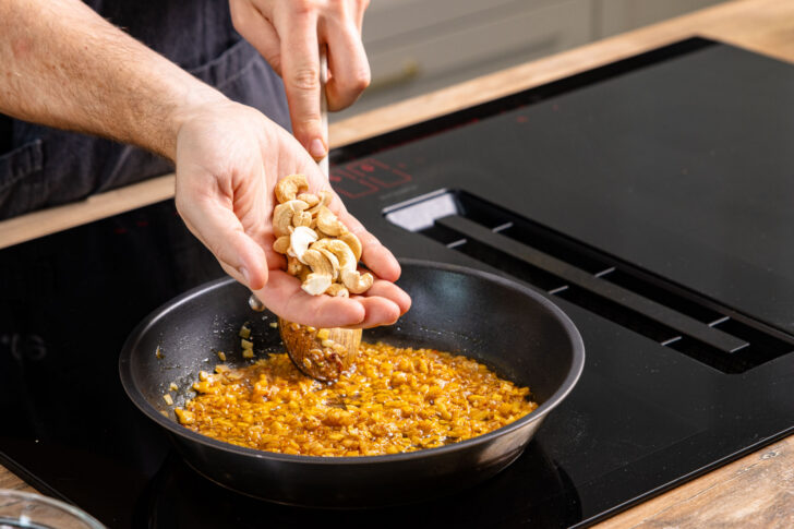 Cashewkerne dazugeben