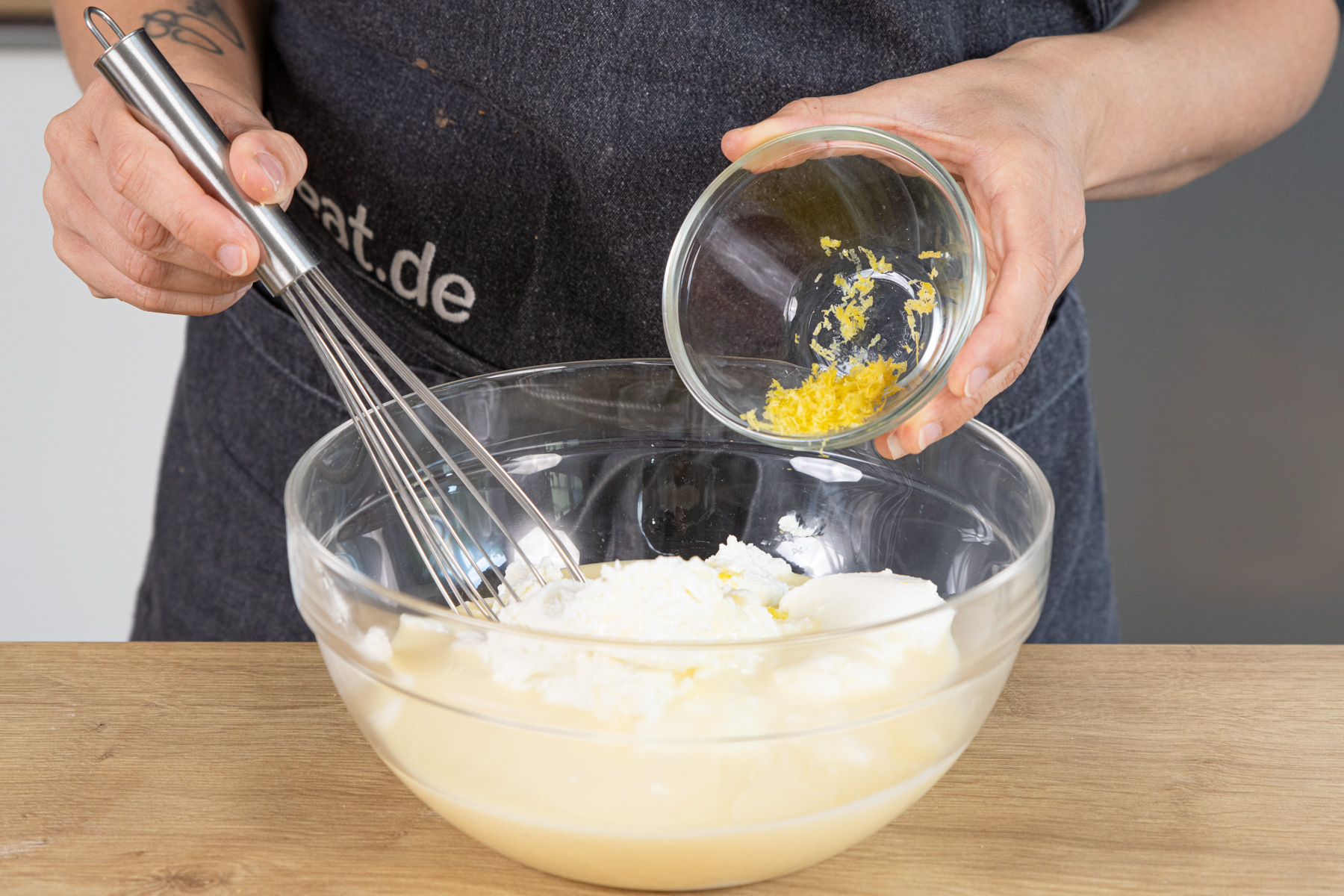 Quarkcreme verrühren