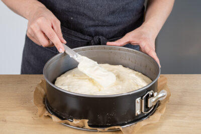 Boden für die Windbeuteltorte backen