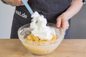 Eischnee dazugeben