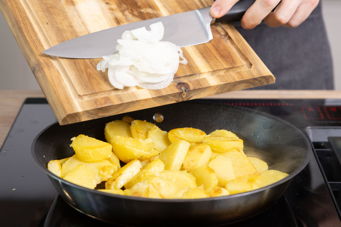 Bratkartoffeln aus gekochten Kartoffeln