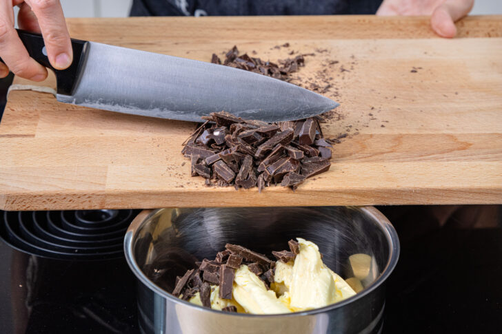 Butter und Schokolade schmelzen