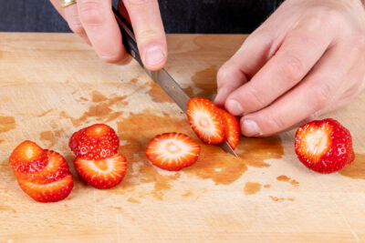 Erdbeeren schneiden