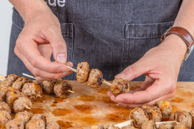 Bällchen aufspießen