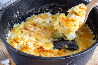 Kartoffelgratin aus dem Dutch Oven