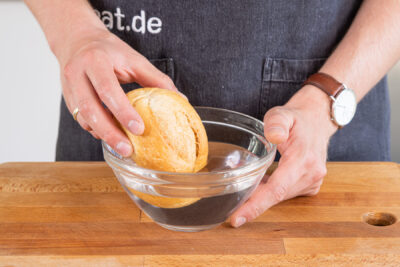 Brötchen einweichen