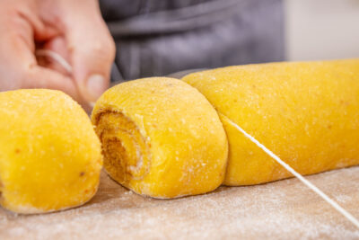 Zimtschnecken teilen