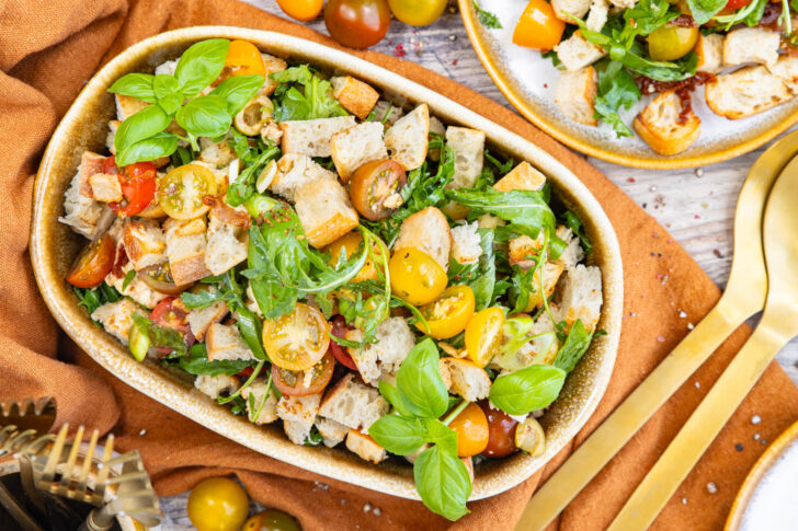 Mediterraner Brotsalat