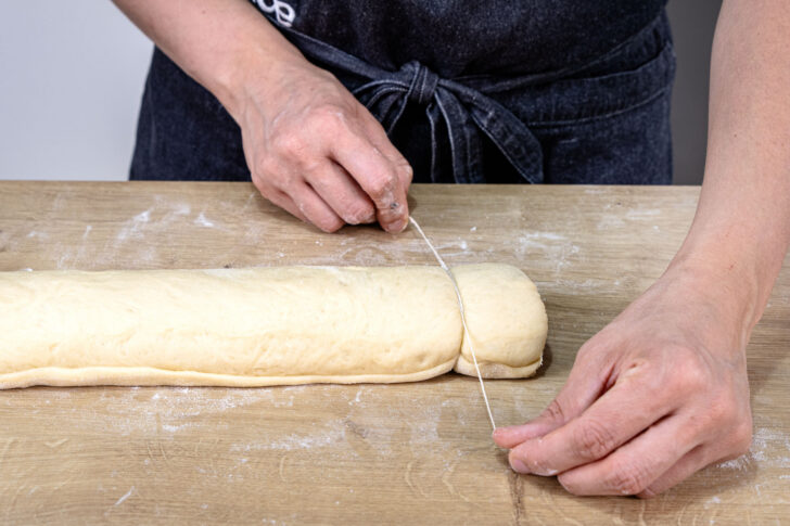 Mohnschnecken mit Faden abtrennen