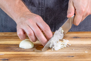 Zwiebel schneiden