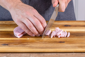 Wurst schneiden