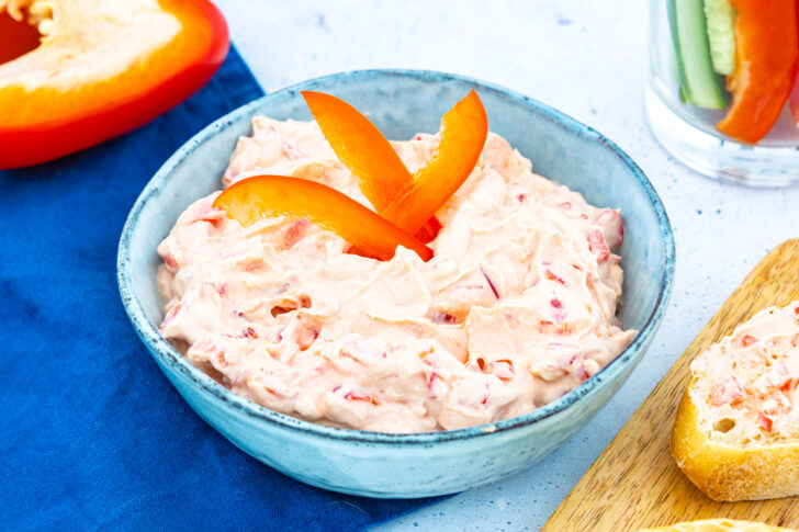 Paprika Frischkäse Dip frisch zubereitet