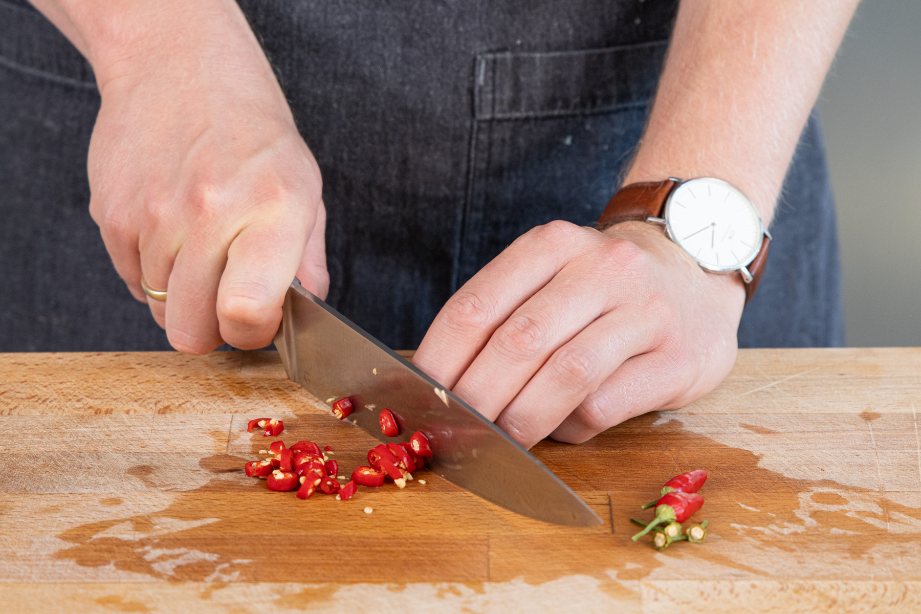 Chilis klein schneiden