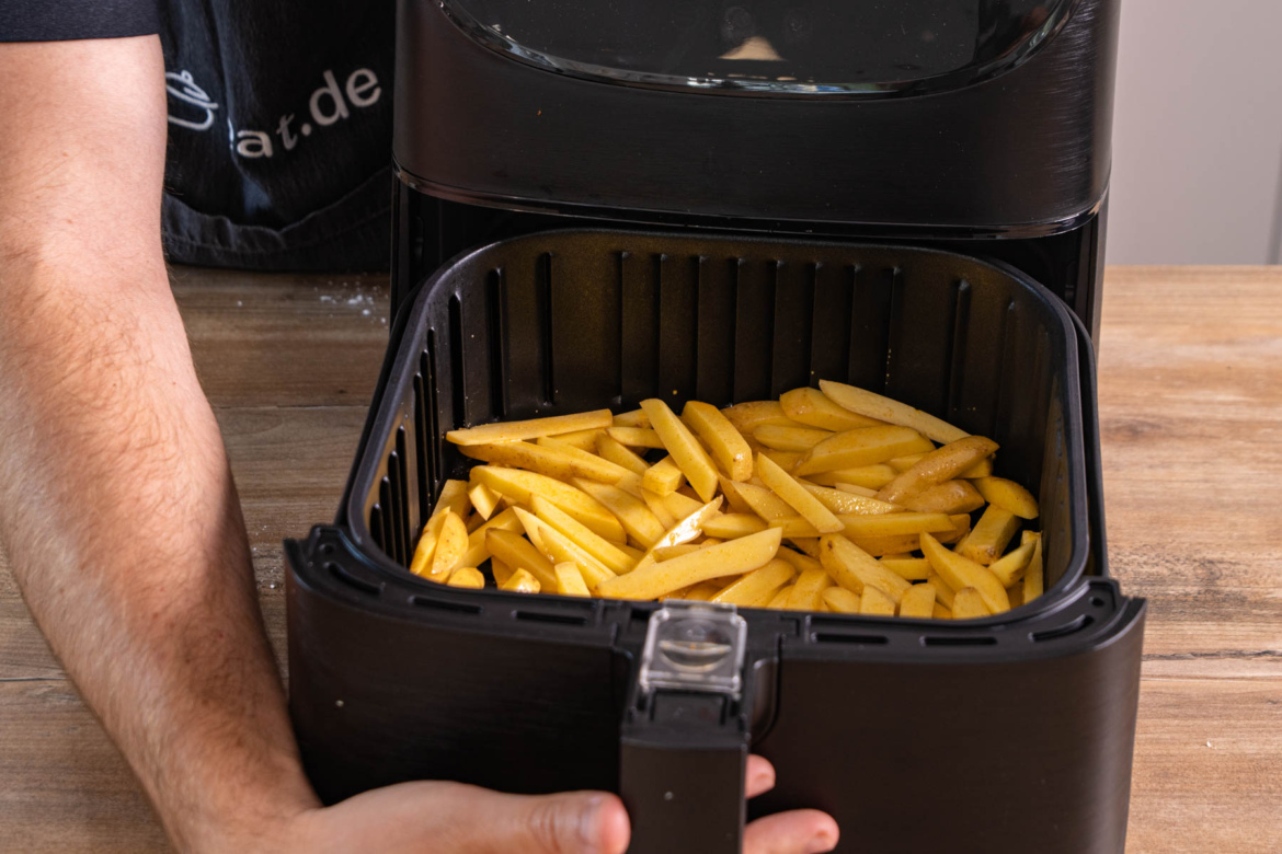 Pommes aus der Heißluftfritteuse Rezept