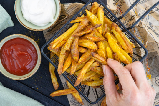 Pommes aus der Heißluftfritteuse