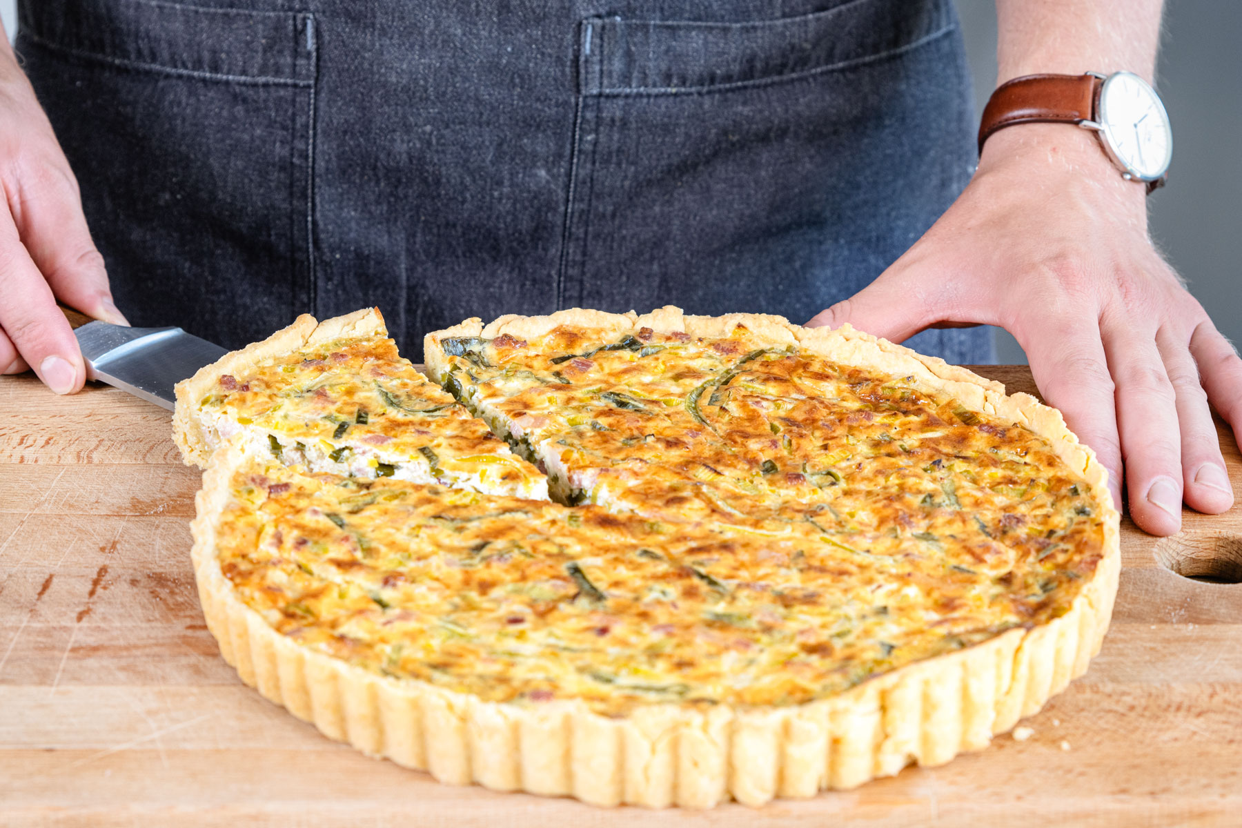 Quiche Lorraine anschneiden