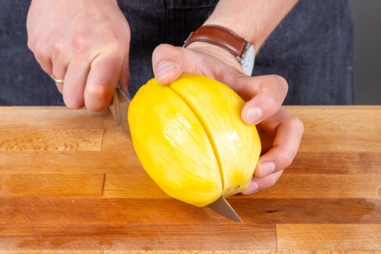 Mango aufschneiden