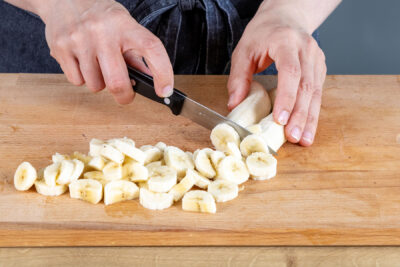 Bananen schneiden