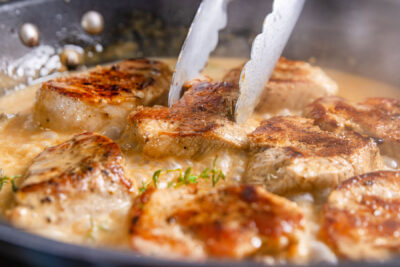 Schweinemedaillons in Pfefferrahmsauce