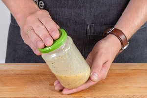 Senf-Dressing für Wurstsalat