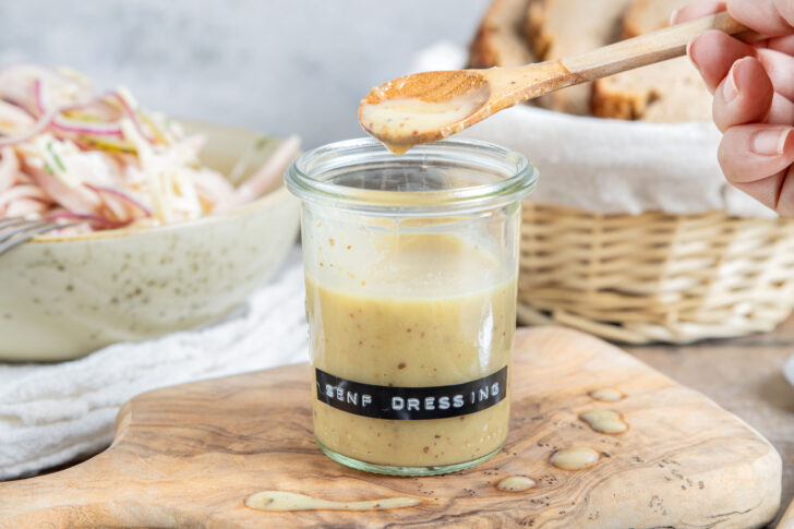 Senf-Dressing für Wurstsalat