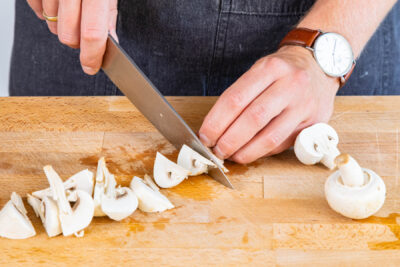 Champignons schneiden