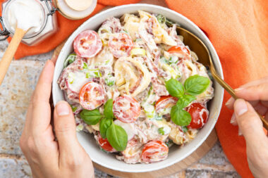 Tortellinisalat mit Mayo