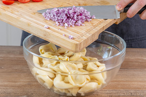 Zwiebel hinzugeben