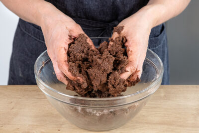 Streusel kneten