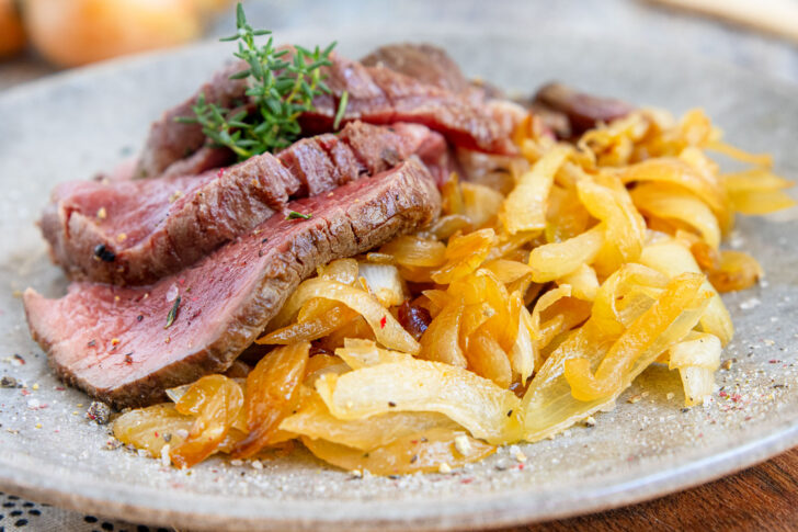 Zwiebeln karamellisieren