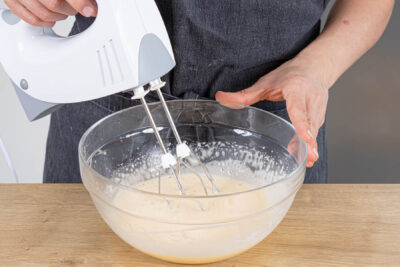 Eier schaumig schlagen