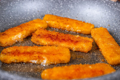 Fischstäbchen braten
