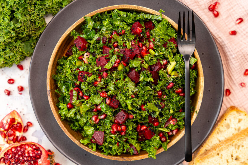 Grünkohlsalat mit Granatapfel
